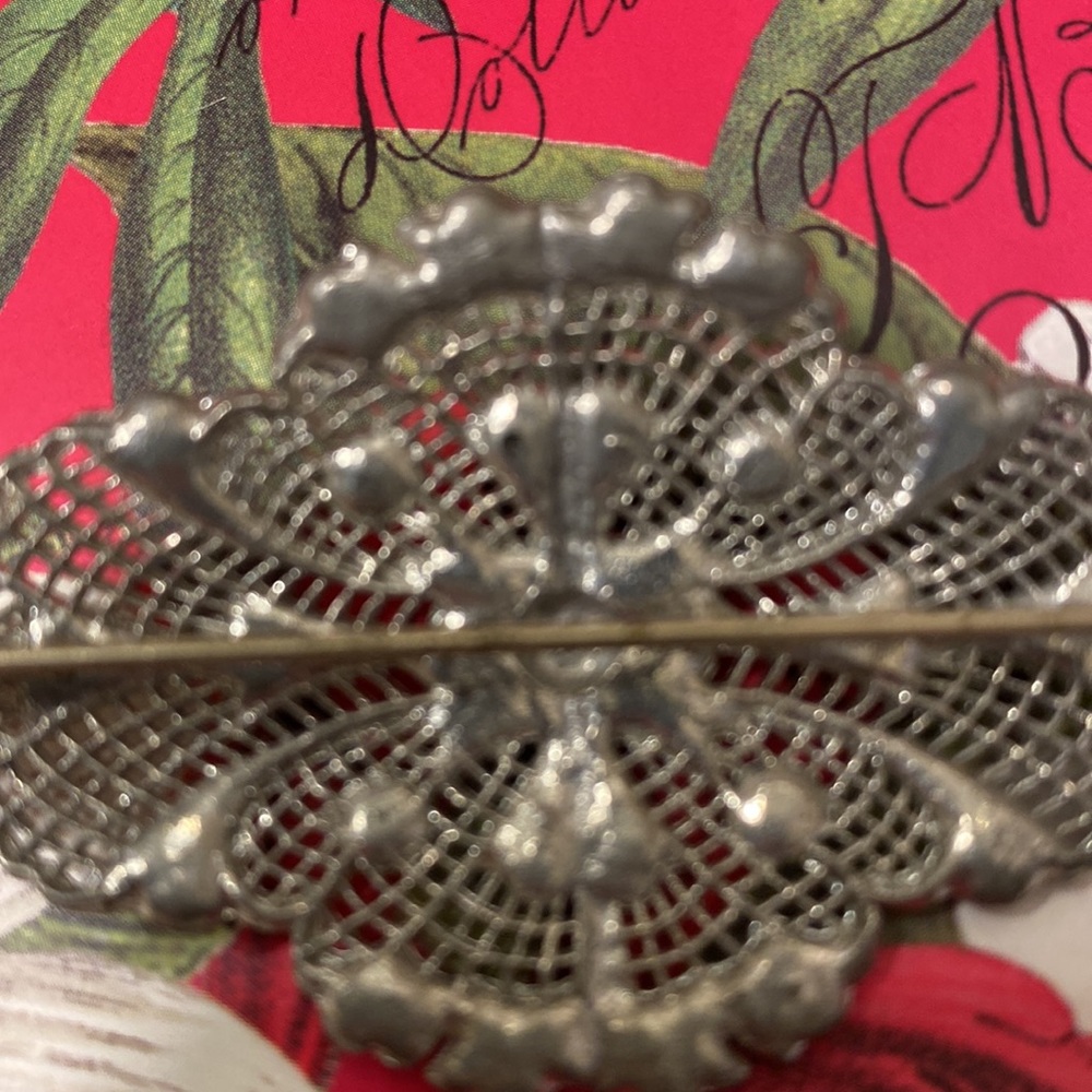Vintage pot metal & rhinestone brooch 2 1/2” x 1 1/2” - Picture 4 of 4